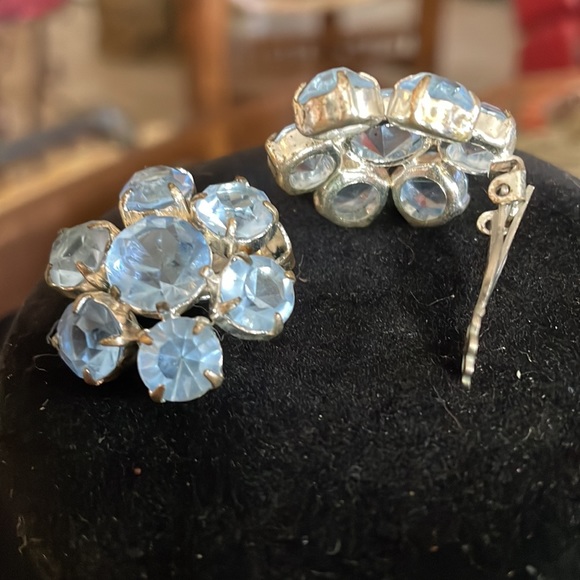 Aqua Marine Forget me Nots Clip-Ons. - Picture 3 of 6